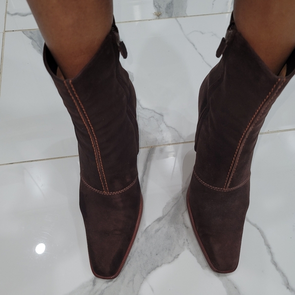 Tod's suede ankle heeled boots - Picture 8 of 10